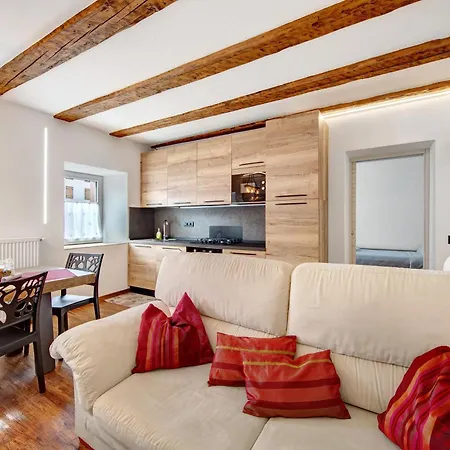 Apartment Bucaneve - *